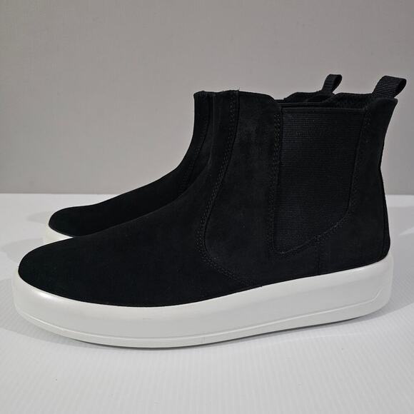 NEW Ecco Soft 9 II Ankle Bootie Womens EU 41 Black Suede Sneaker Chelsea - Picture 1 of 14